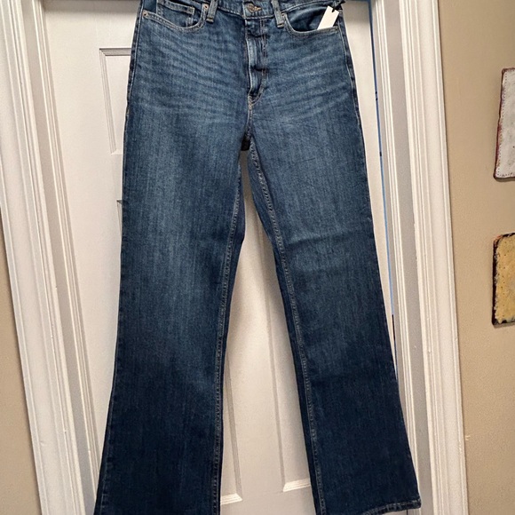 Banana Republic Relaxed Flare Jeans - Picture 4 of 4